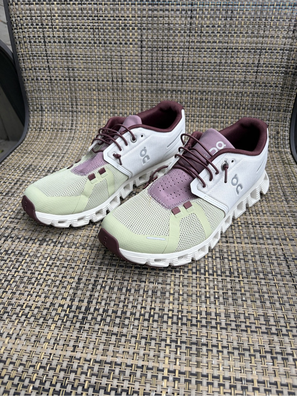 On Running Cloud 5 Women’s 8.5 Ice/Haze Mauve Green Sneakers 59.98016